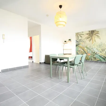 Escale-marne Fr - 001 - Private Terrace - Free Parking - Free Luggage Storage - Equipped - Linen Included - Washing Machine - Dish Washer - Luxury Mattress 160x200 - 10mn Walk Metro 8 - Rer A - Panoramic View - From 1 To 4 Guests