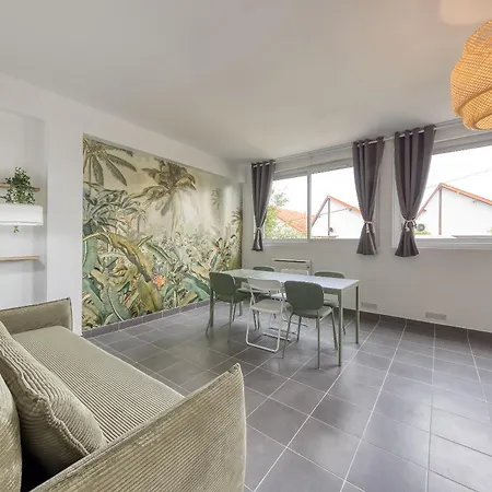 Escale-marne Fr - 001 - Private Terrace - Free Parking - Free Luggage Storage - Equipped - Linen Included - Washing Machine - Dish Washer - Luxury Mattress 160x200 - 10mn Walk Metro 8 - Rer A - Panoramic View - From 1 To 4 Guests Apartment *